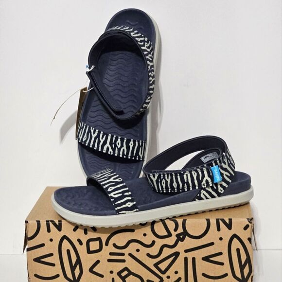 Native, Womens sandals in zebra/cuddlefish. NIB-Size 8 - Picture 1 of 7